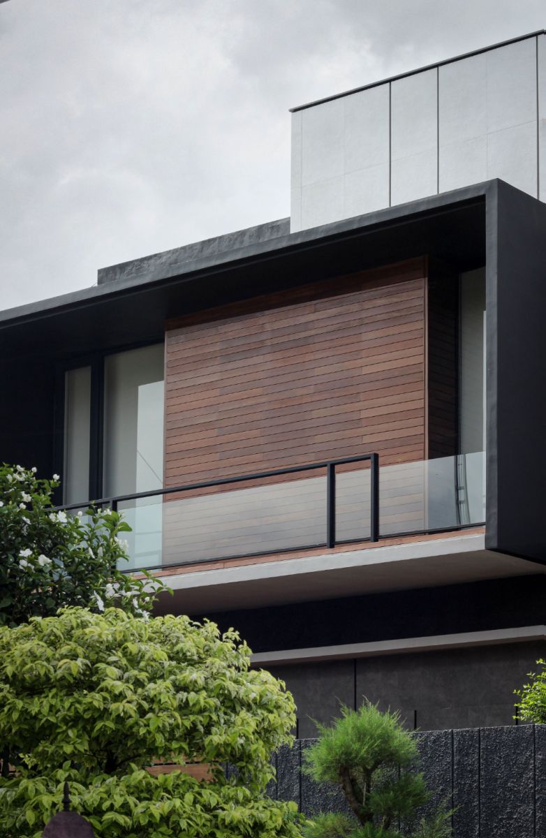 J House by y0 Design Architect